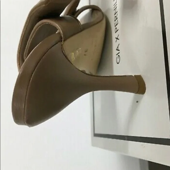 NIB - GIA x Pernille Teisbaek nude puffer leather sandals. - Picture 6 of 7